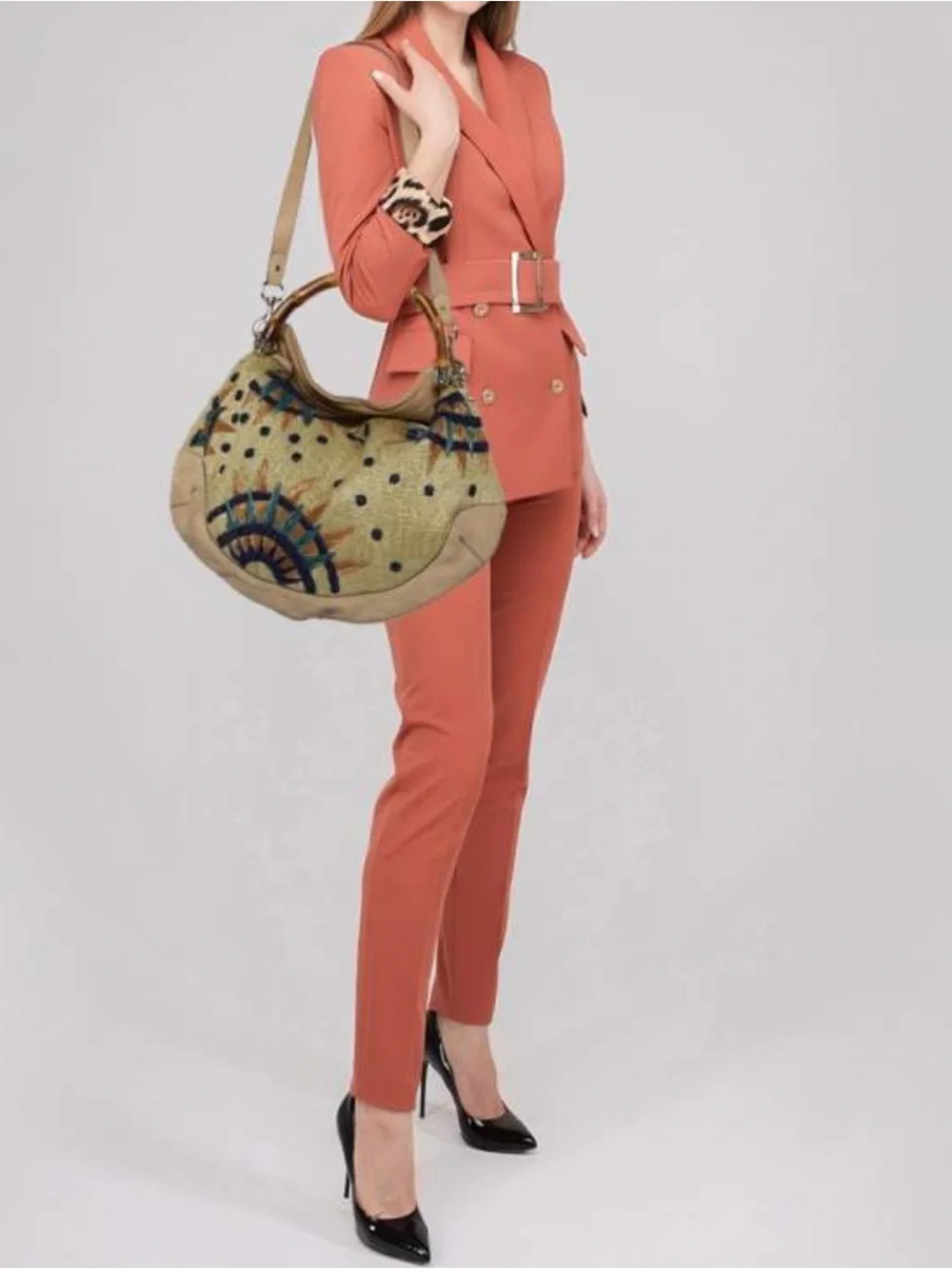 Gucci Beige Suede And Raffia Embroidered Peggy Bamboo Handle Floral Hobo Italy